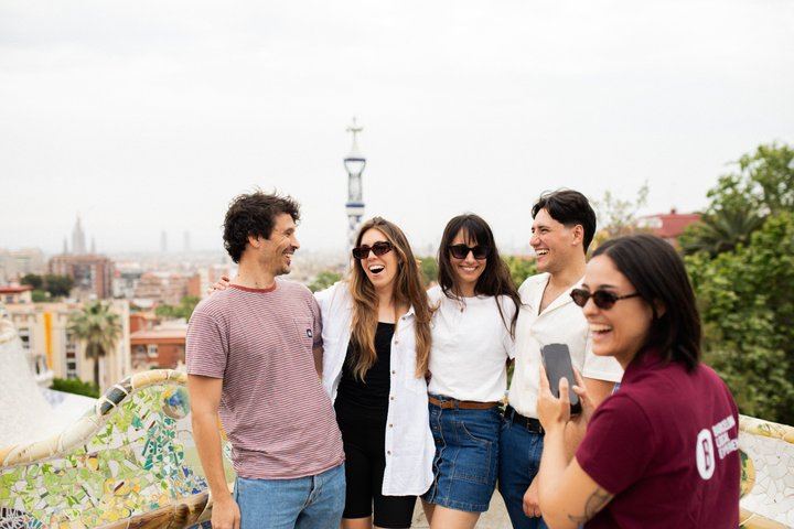 Barcelona : Park Guell Small Guided Tour & Skip the Line Ticket