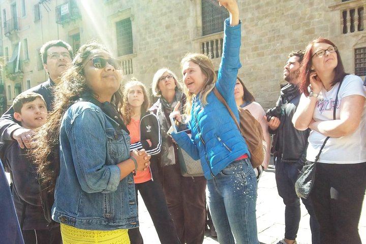 Legado modernista de Gaudí : recorrido a pie en grupos pequeños