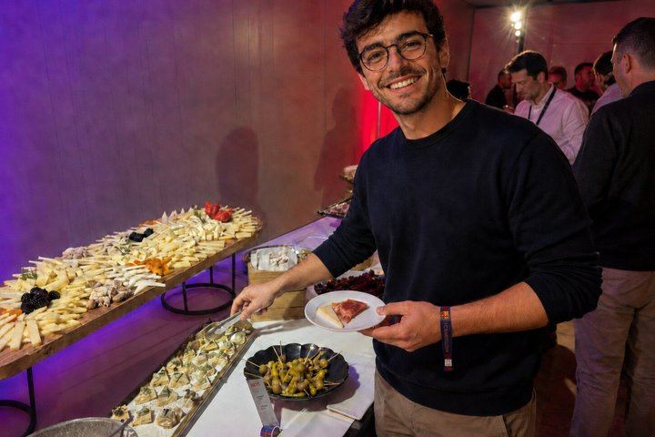 Premium package: Private Gaudí tour, rooftop experience at sunset, and game tickets in a VIP area (11/12)