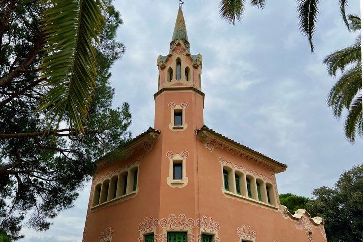 Park Güell for a group of six: the garden city that was never built (11/12)