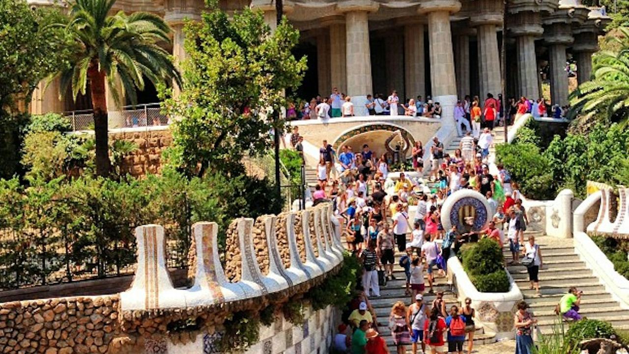 Park Güell con guía: qué fue el modernismo y por qué pasó aquí
