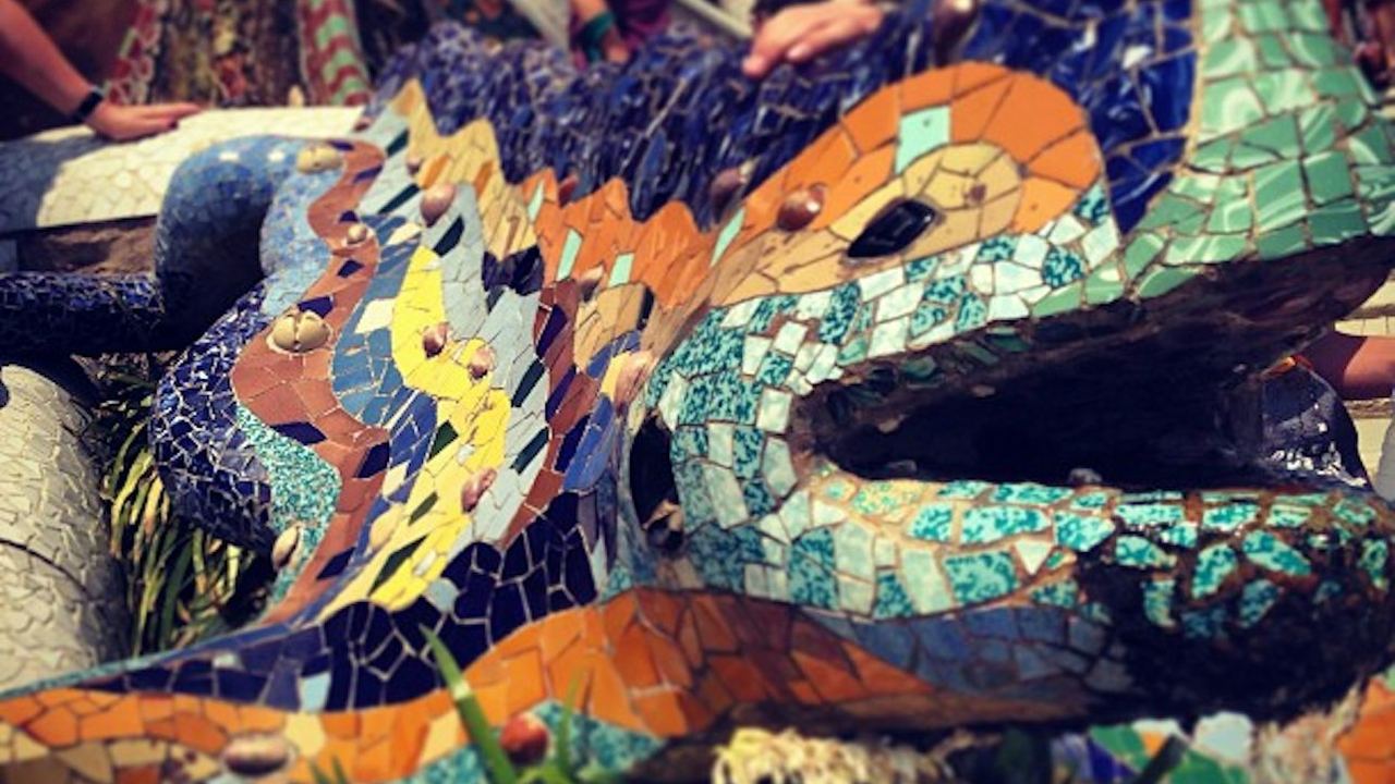 Park Güell with a guide: What was Modernism, and why did it flourish here? (3/9)