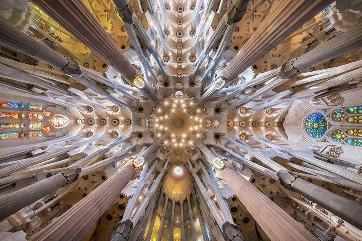 Sagrada Família: Entrance tickets and express access, available for regular or small groups (1/12)