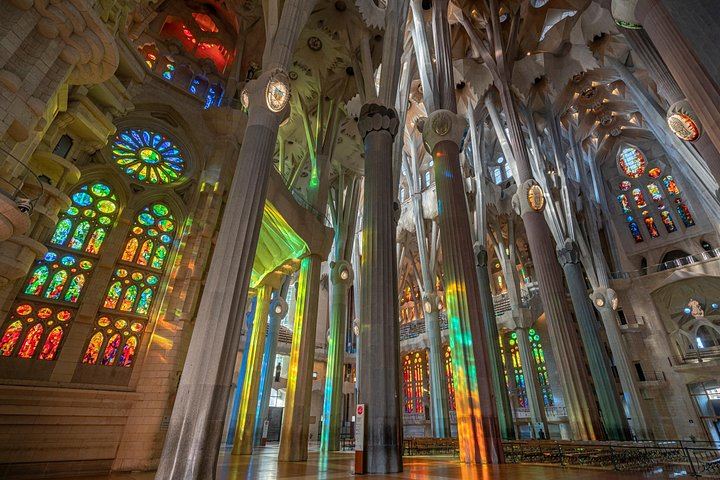 Sagrada Família: Entrance tickets and express access, available for regular or small groups (8/12)