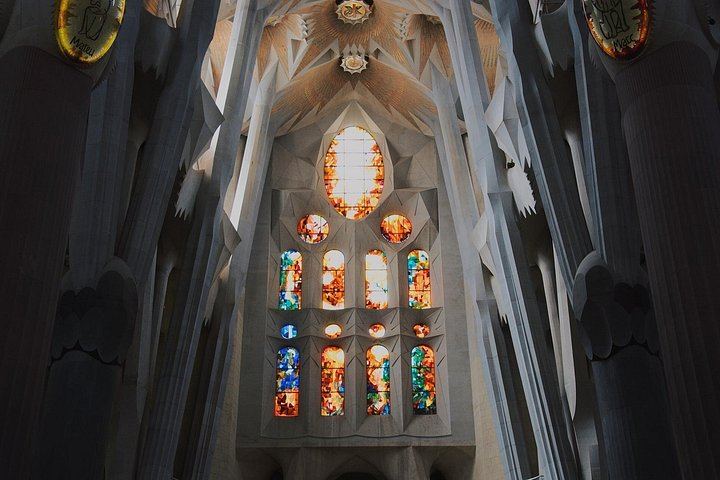 Sagrada Família: Entrance tickets and express access, available for regular or small groups (9/12)