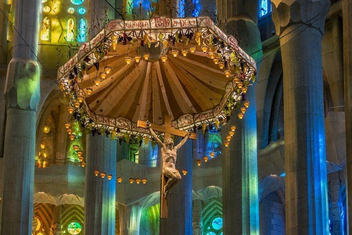 Sagrada Familia tour: 90 minutes, available for small or large groups, departing from Ringels (1/12)
