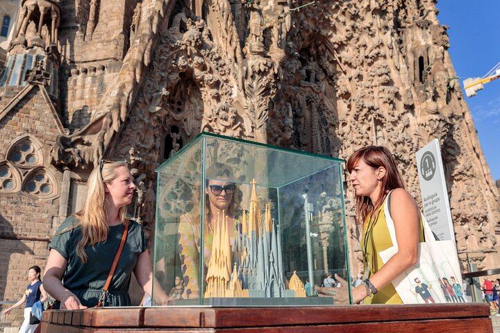 Sagrada Familia, Park Güell & Casa Batlo : Tour completo por Gaudí