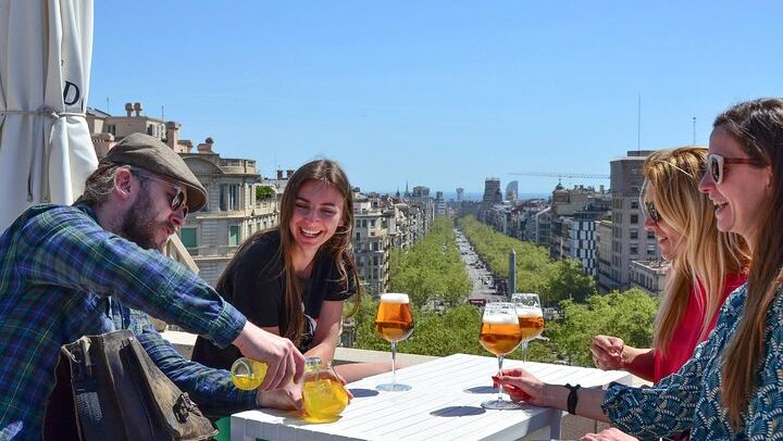 Tour privado en bicicleta eléctrica por el legado de Gaudí con el Parque Güell