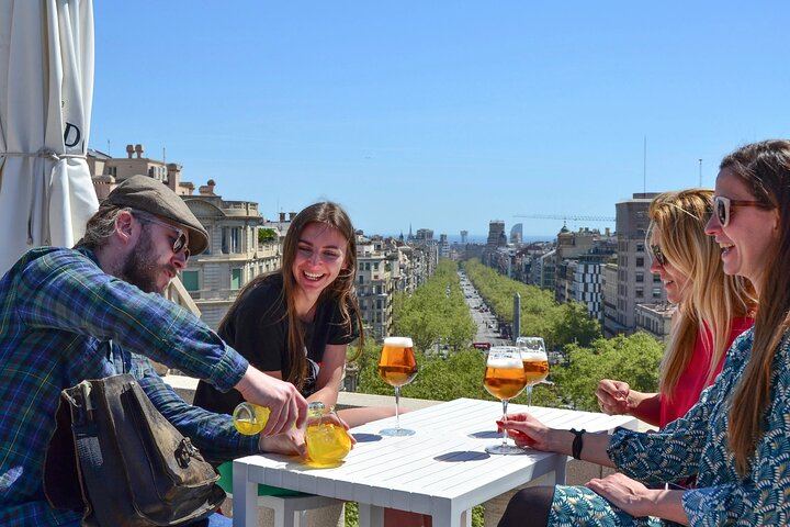 Tour privado en bicicleta eléctrica por el legado de Gaudí con el Parque Güell