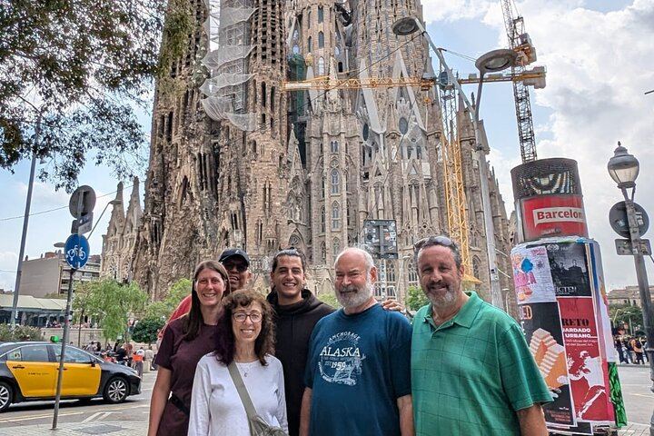 Tour privado por Barcelona y Park Güell con recogida en el hotel