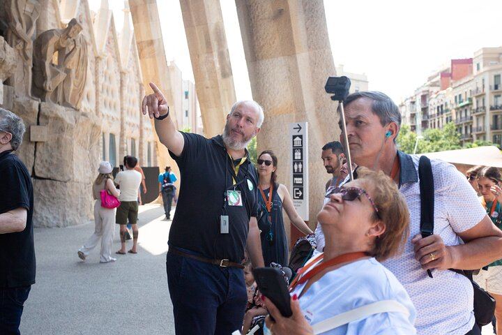 Visita Guiada Sagrada Familia y Parque Güell