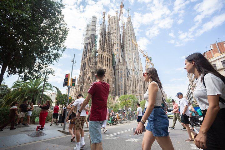 Visita Guiada Sagrada Familia y Parque Güell